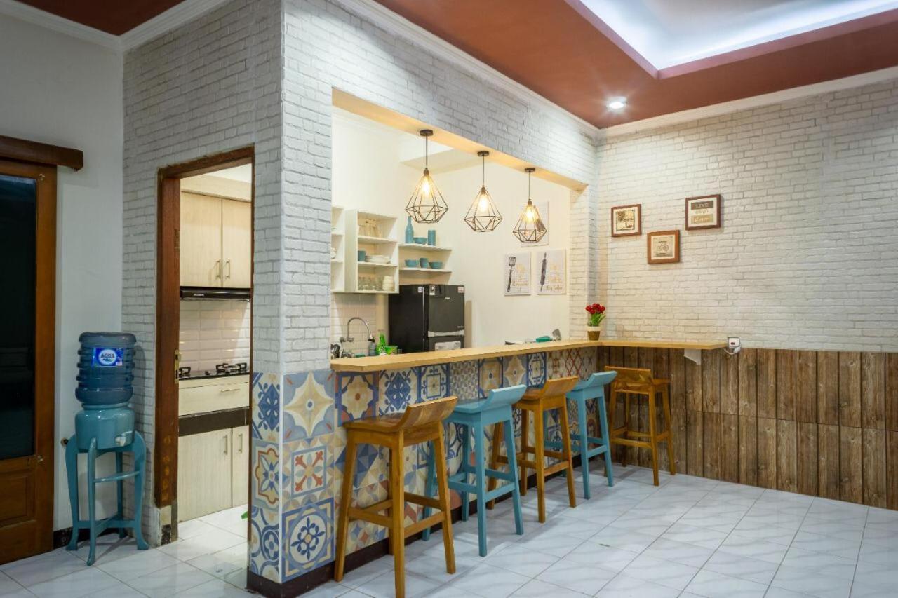 Hotel Zenrra House Bandung Esterno foto