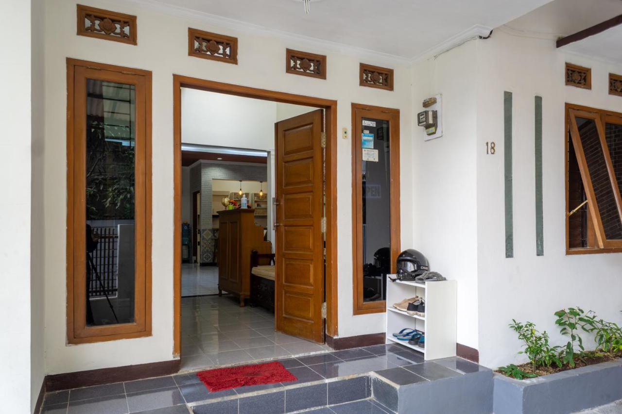 Hotel Zenrra House Bandung Esterno foto
