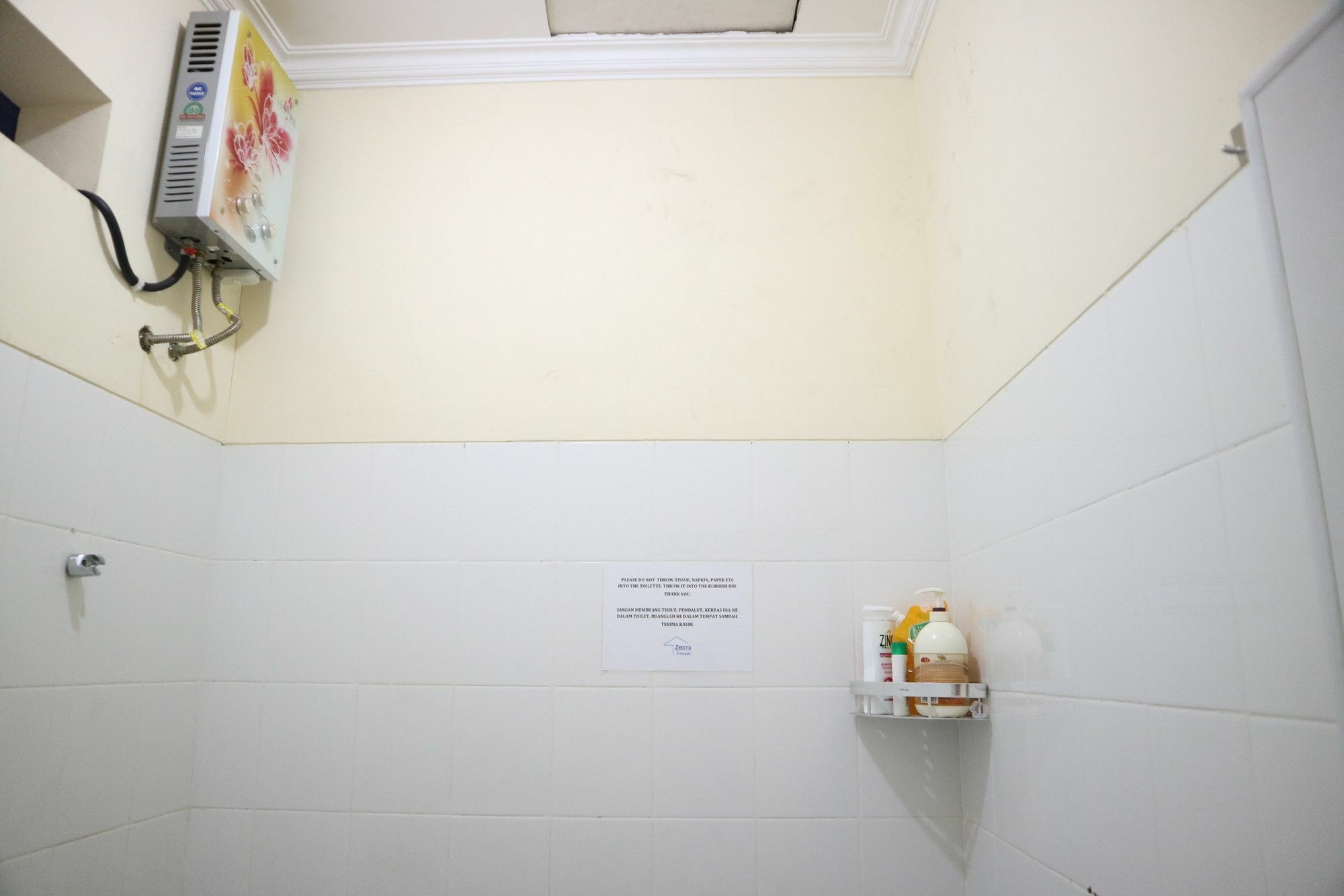 Hotel Zenrra House Bandung Esterno foto