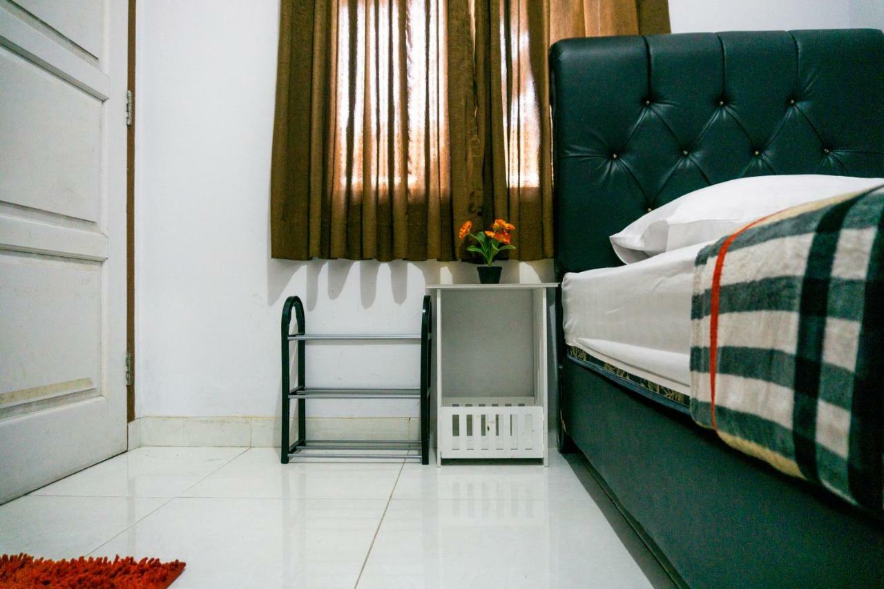 Hotel Zenrra House Bandung Esterno foto