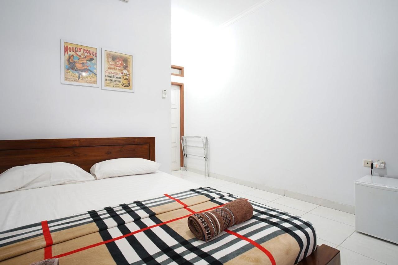 Hotel Zenrra House Bandung Esterno foto